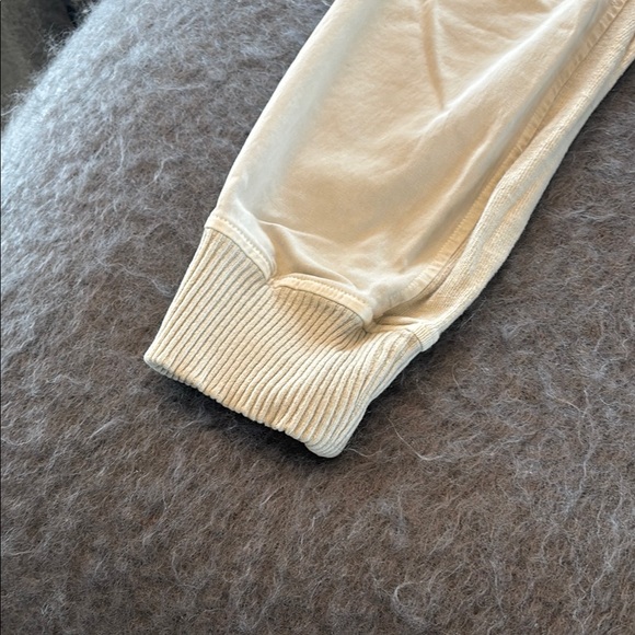 James Perse Cream Jogger Pants - Picture 2 of 11
